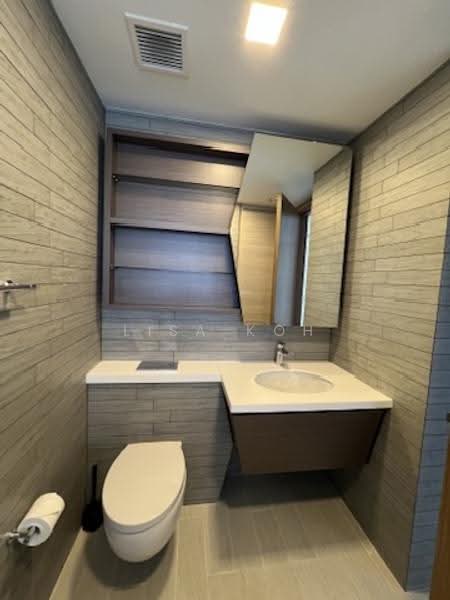 V on Shenton, 5 Shenton Way, Boat Quay / Raffles Place / Marina, Studio, 474 sqft, Condominium For Rent, by Lisa Koh, 500266786 - Bathroom - PropertyGuru.com.sg