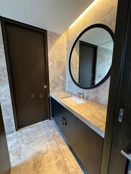 Centennia Suites, 100 Kim Seng Road, Orchard / River Valley, 4 Bedrooms, 2,260 sqft, Condominium For Rent, by Doris Lum, 500266789 - Bathroom - PropertyGuru.com.sg