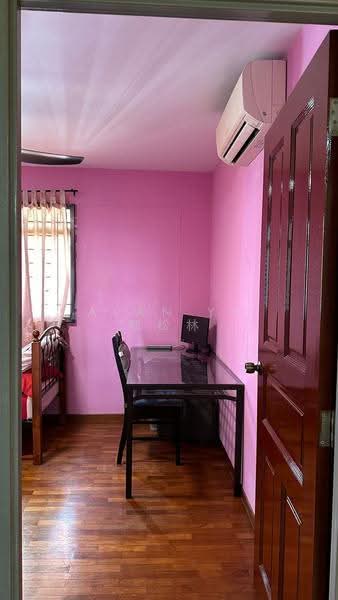 678A Jurong West Street 64, 678A Jurong West Street 64, Boon Lay / Jurong / Tuas, Room Rental, 150 sqft, HDB Flat For Rent, by Alan Yu 郁松林, 500266794 - Bedroom - PropertyGuru.com.sg