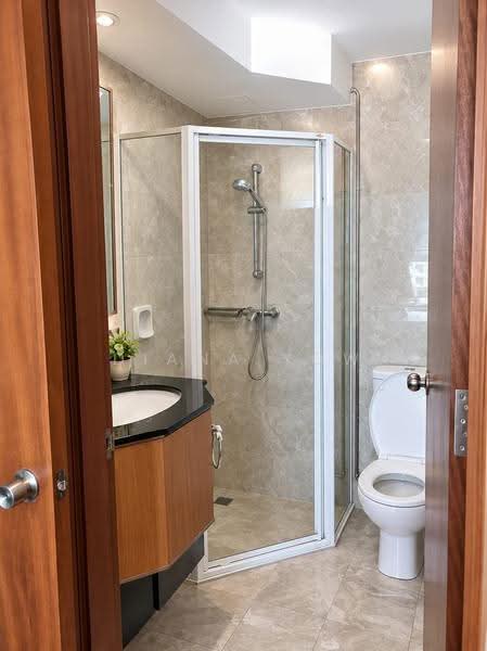 Burlington Square, 175 Bencoolen Street, Beach Road / Bugis / Rochor, 2 Bedrooms, 872 sqft, Apartment For Sale, by Diana Yow, 500266802 - Bathroom - PropertyGuru.com.sg