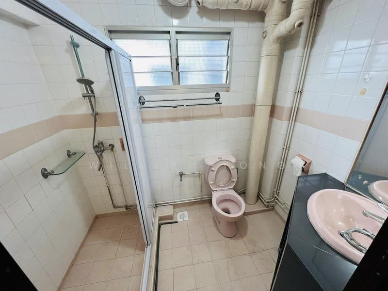 855 Jurong West Street 81, 855 Jurong West Street 81, Boon Lay / Jurong / Tuas, Room Rental, 450 sqft, HDB Flat For Rent, by William Yong, 500266806 - Bathroom - PropertyGuru.com.sg