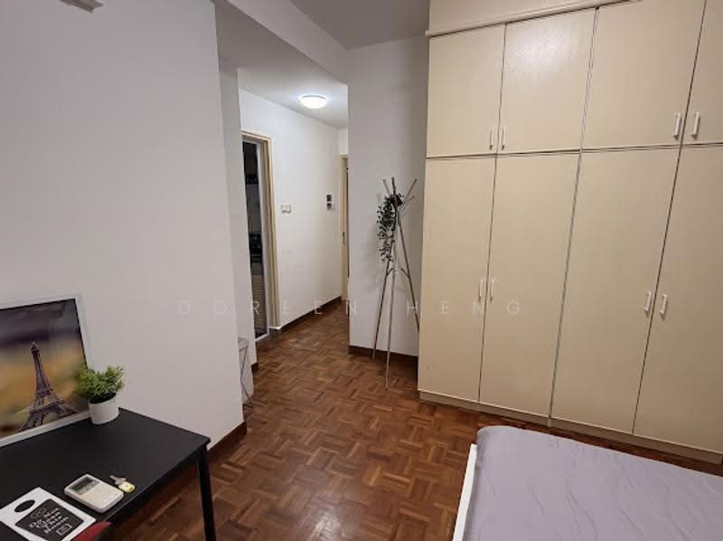Emerald Park, 2 Indus Road, Alexandra / Commonwealth, Room Rental, 150 sqft, Condominium For Rent, by Doreen Heng, 500266809 - Corridor - PropertyGuru.com.sg