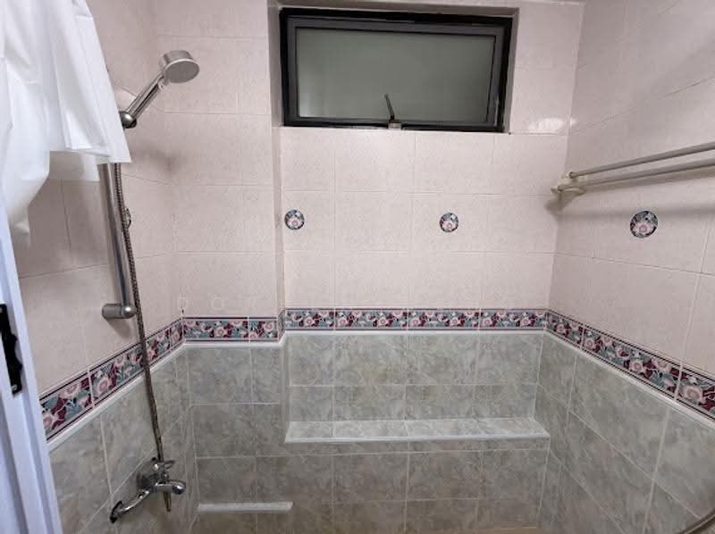 Emerald Park, 2 Indus Road, Alexandra / Commonwealth, Room Rental, 150 sqft, Condominium For Rent, by Doreen Heng, 500266809 - Bathroom - PropertyGuru.com.sg