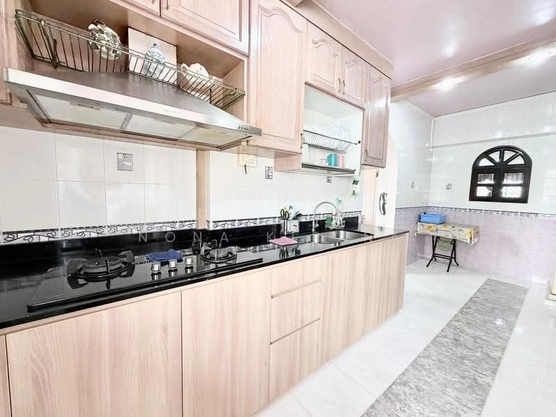 137 Bedok North Avenue 3, 137 Bedok North Avenue 3, Bedok / Upper East Coast, 3 Bedrooms, 1,259 sqft, HDB Flat For Sale, by Nona Kirana, 500266812 - PropertyGuru.com.sg