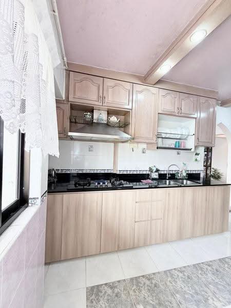 137 Bedok North Avenue 3, 137 Bedok North Avenue 3, Bedok / Upper East Coast, 3 Bedrooms, 1,259 sqft, HDB Flat For Sale, by Nona Kirana, 500266812 - PropertyGuru.com.sg