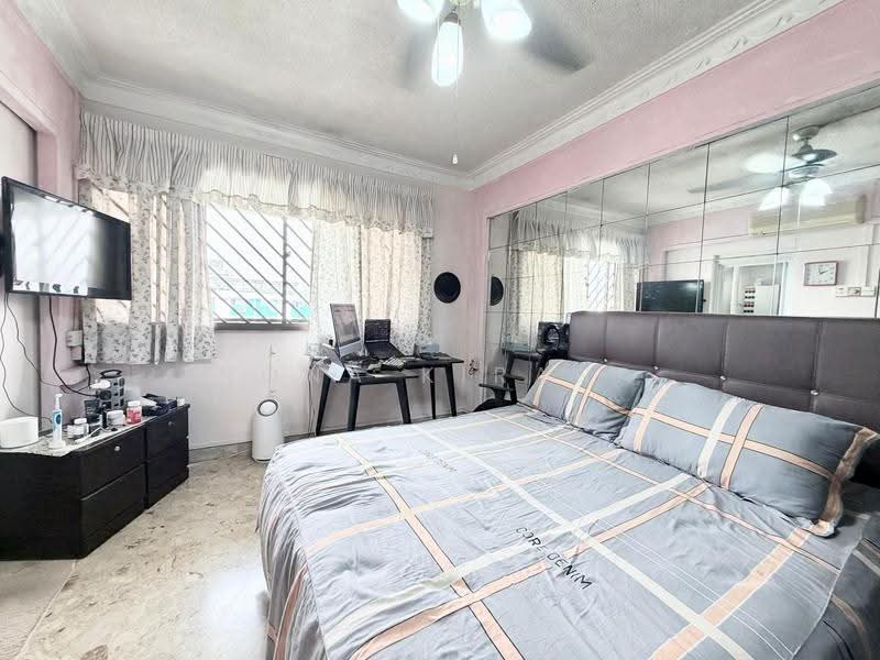137 Bedok North Avenue 3, 137 Bedok North Avenue 3, Bedok / Upper East Coast, 3 Bedrooms, 1,259 sqft, HDB Flat For Sale, by Nona Kirana, 500266812 - Bedroom - PropertyGuru.com.sg