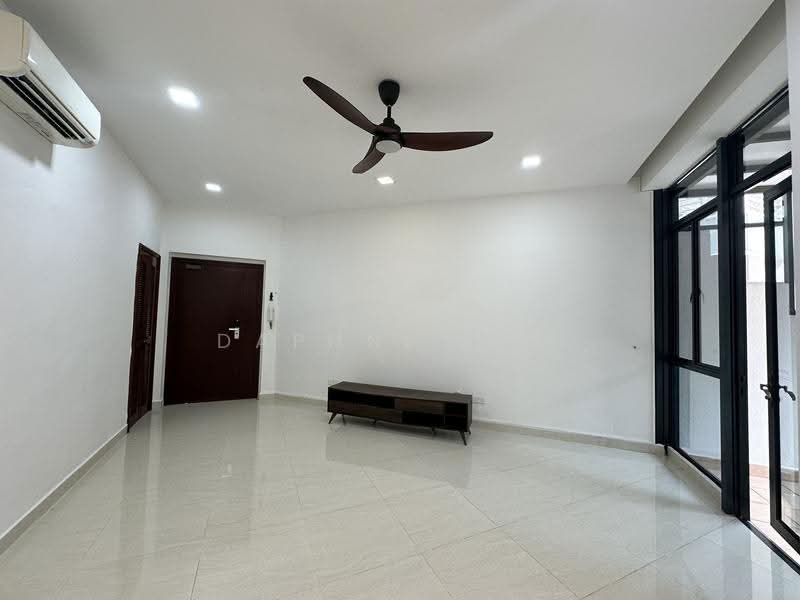 Regentville, 2 Hougang Street 92, Hougang / Punggol / Sengkang, 2 Bedrooms, 1,163 sqft, Condominium For Rent, by Daphne Tan, 500266824 - PropertyGuru.com.sg