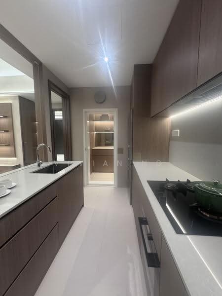 Amberwood at Holland, Tanglin / Holland / Bukit Timah, 3 Bedrooms, 958 sqft, Condominium For Sale, by Vivian Ng, 500266834 - Kitchen - PropertyGuru.com.sg