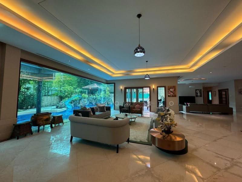 Sole Agent. Prime GCB. Wide Frontage. 顶 级 优 质 洋 房. Dickson. 94.88.40.80, Ewart Park, First Avenue, Third Avenue, Fourth Avenue, Fifth Avenue, Ford Avenue, Gallop Road, Gallop Park, Gallop Walk, Garlick Avenue, Holland Park, Holland Rise, Jalan Harom Setangkai, Jalan Kampong Chantek, Jalan Pelangi, Jalan Sampurna, Tanglin / Holland / Bukit Timah, 7 Bedrooms, 12,000 sqft, Good Class Bungalow For Sale, by Dickson Neo, 500266840 - Living Room - PropertyGuru.com.sg