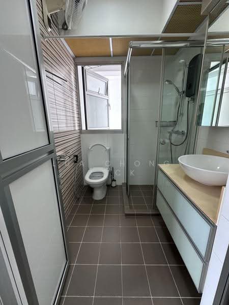 441A Bukit Batok West Avenue 8, 441A Bukit Batok West Avenue 8, Dairy Farm / Bukit Panjang / Choa Chu Kang, 1 Bedroom, 398 sqft, HDB Flat For Rent, by Lua Chong Teck, 500266846 - Bathroom - PropertyGuru.com.sg