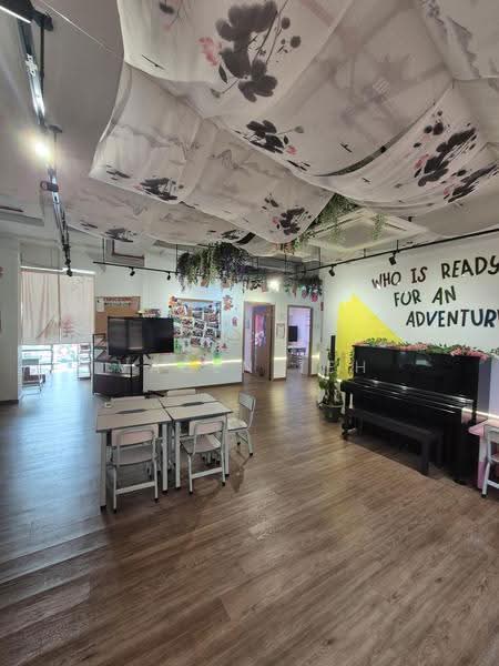 Retail / Commercial School / Showroom / Office For Rent At Aljunied MRT, Eunos / Geylang / Paya Lebar, 2,901 sqft, Shop / Shophouse For Rent, by Vagen Teh, 500266856 - Interior - CommercialGuru.com.sg