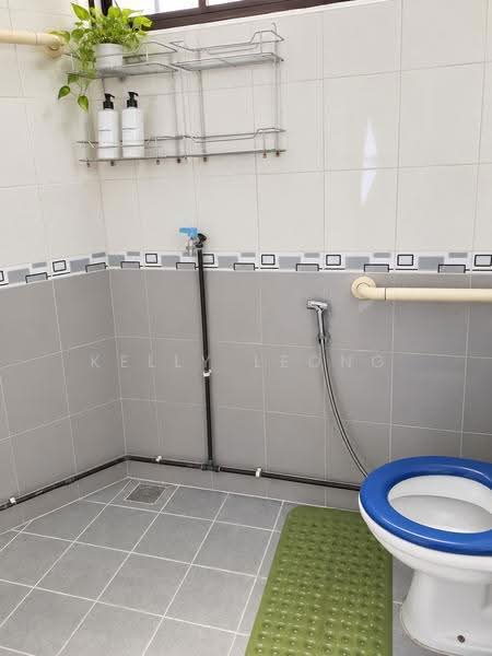 330 Jurong East Avenue 1, 330 Jurong East Avenue 1, Boon Lay / Jurong / Tuas, Room Rental, 100 sqft, HDB Flat For Rent, by Kelly Leong, 500266859 - Bathroom - PropertyGuru.com.sg