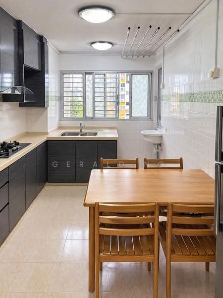 540 Bedok North Street 3, 540 Bedok North Street 3, Bedok / Upper East Coast, 2 Bedrooms, 732 sqft, HDB Flat For Sale, by Gerald Ng, 500266865 - Kitchen - PropertyGuru.com.sg