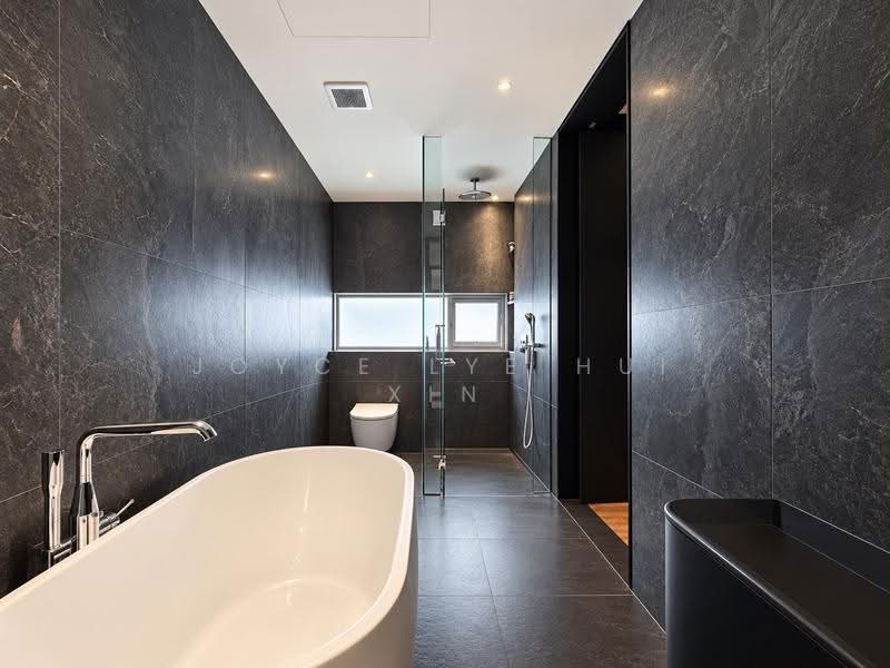 The Teneriffe, 252 Laurel Wood Avenue, Tanglin / Holland / Bukit Timah, 5 Bedrooms, 3,122 sqft, Cluster House For Sale, by Joyce Lye Hui Xin, 500266879 - Bathroom - PropertyGuru.com.sg