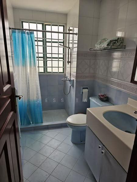 Hillview Heights, 27 Hillview Avenue, Dairy Farm / Bukit Panjang / Choa Chu Kang, Room Rental, 150 sqft, Condominium For Rent, by Jess Tan, 500266887 - Bathroom - PropertyGuru.com.sg