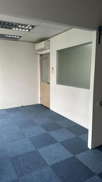 Valiant Industrial Building, 30 Kallang Pudding Road, Macpherson / Potong Pasir, 220 sqft, Light Industrial (B1) For Rent, by Tan Jilian, 500266896 - Interior - CommercialGuru.com.sg