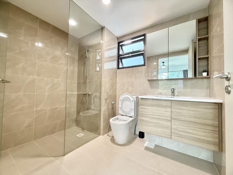 Treasure at Tampines, 15 Tampines Lane, Pasir Ris / Tampines, Room Rental, 200 sqft, Condominium For Rent, by Young Chng, 500266903 - Bathroom - PropertyGuru.com.sg