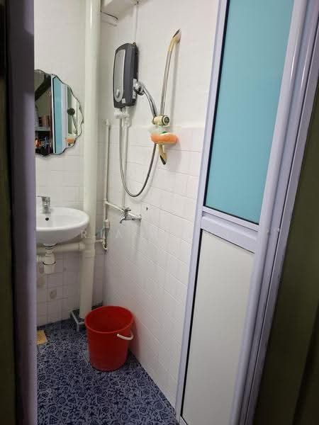 112 Aljunied Crescent, 112 Aljunied Crescent, Eunos / Geylang / Paya Lebar, 2 Bedrooms, 721 sqft, HDB Flat For Sale, by Ria Beevi, 500266911 - Bathroom - PropertyGuru.com.sg