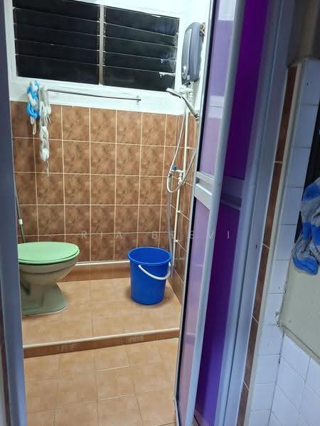 112 Aljunied Crescent, 112 Aljunied Crescent, Eunos / Geylang / Paya Lebar, 2 Bedrooms, 721 sqft, HDB Flat For Sale, by Ria Beevi, 500266911 - Bathroom - PropertyGuru.com.sg