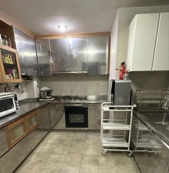 Woodgrove Condo, 2 Woodgrove Drive, Admiralty / Woodlands, 3 Bedrooms, 1,625 sqft, Condominium For Sale, by Haslina Tahir, 500266915 - Kitchen - PropertyGuru.com.sg