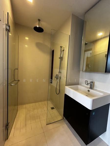 Vivace, 19 Tong Watt Road, Orchard / River Valley, 2 Bedrooms, 1,227 sqft, Apartment For Rent, by Brenda Lim, 500266921 - Bathroom - PropertyGuru.com.sg