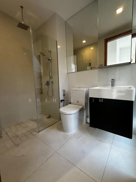 Vivace, 19 Tong Watt Road, Orchard / River Valley, 2 Bedrooms, 1,227 sqft, Apartment For Rent, by Brenda Lim, 500266921 - Bathroom - PropertyGuru.com.sg
