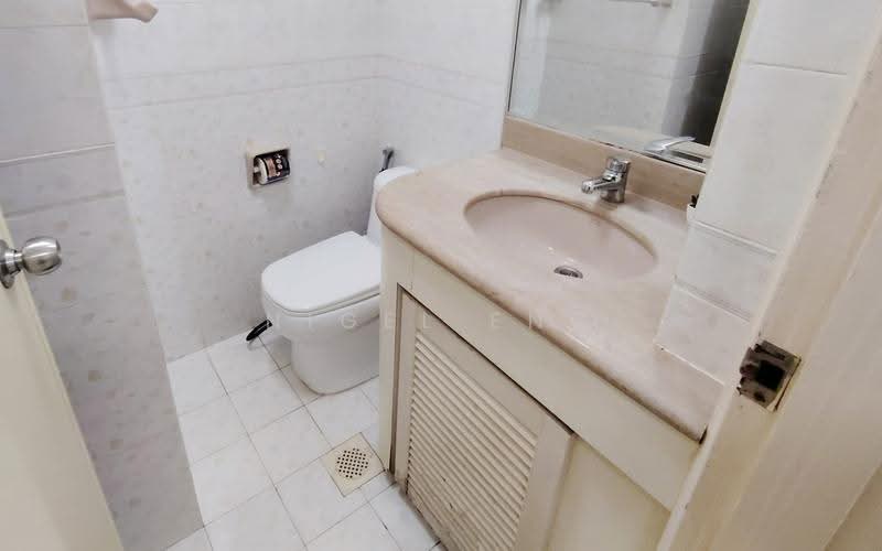 Emerald Park, 6 Indus Road, Alexandra / Commonwealth, Room Rental, 120 sqft, Condominium For Rent, by Nigel Eng, 500266930 - Bathroom - PropertyGuru.com.sg