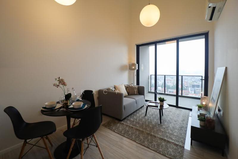 Parc Esta, 822 Sims Avenue, Eunos / Geylang / Paya Lebar, 2 Bedrooms, 753 sqft, Condominium For Sale, by Tracy Teo, 500266933 - Living Room - PropertyGuru.com.sg