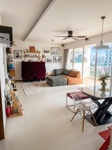 The Sea View, 35 Amber Road, East Coast / Marine Parade, 3 Bedrooms, 1,410 sqft, Condominium For Sale, by Henry Huang, 500266935 - Living Room - PropertyGuru.com.sg