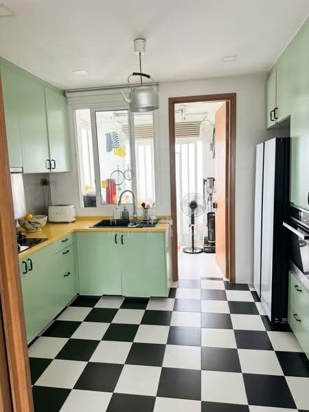 The Sea View, 35 Amber Road, East Coast / Marine Parade, 3 Bedrooms, 1,410 sqft, Condominium For Sale, by Henry Huang, 500266935 - Kitchen - PropertyGuru.com.sg