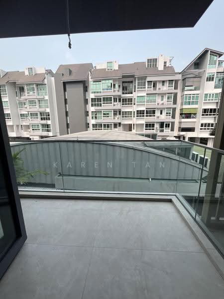 The Shorefront, 165A Jln. Loyang Besar, Changi Airport / Changi Village, 3 Bedrooms, 926 sqft, Apartment For Sale, by Karen Tan, 500266938 - Exterior - PropertyGuru.com.sg