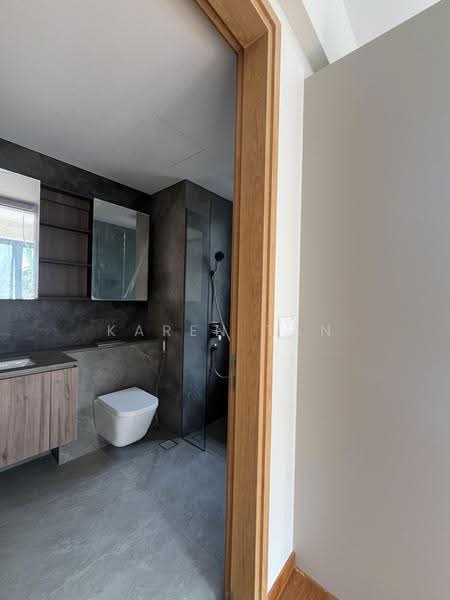 The Shorefront, 165A Jln. Loyang Besar, Changi Airport / Changi Village, 3 Bedrooms, 926 sqft, Apartment For Sale, by Karen Tan, 500266938 - Bathroom - PropertyGuru.com.sg