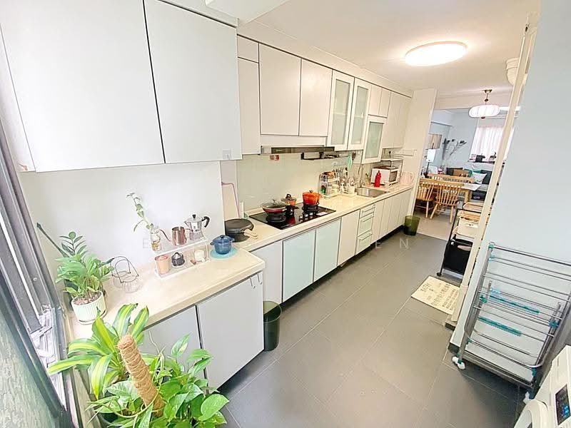 16 Taman Ho Swee, 16 Taman Ho Swee, Alexandra / Commonwealth, 2 Bedrooms, 710 sqft, HDB Flat For Sale, by Eugene Chen, 500266942 - Kitchen - PropertyGuru.com.sg