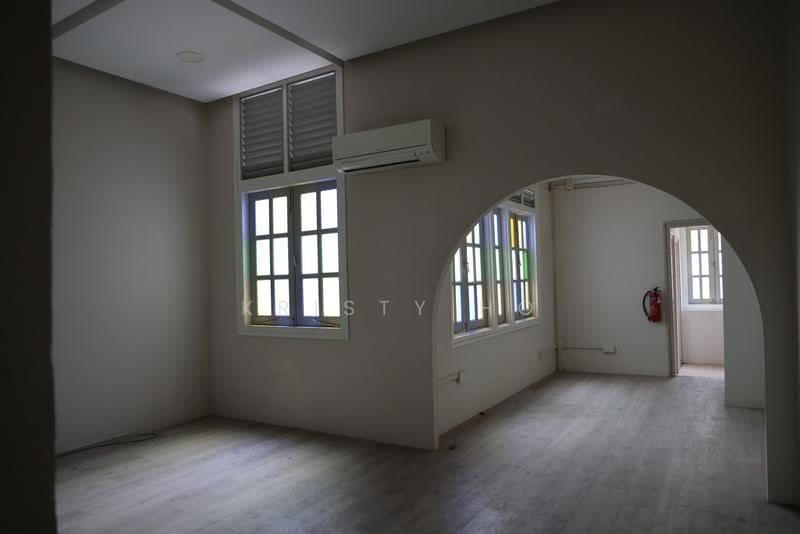 Beach Road 2nd Floor Commercial Space | Ideal for Gym & Pilates, Beach Road, Beach Road / Bugis / Rochor, 1,000 sqft, Shop / Shophouse For Rent, by Kristy Ho, 500266943 - 2nd Floor Interior - CommercialGuru.com.sg