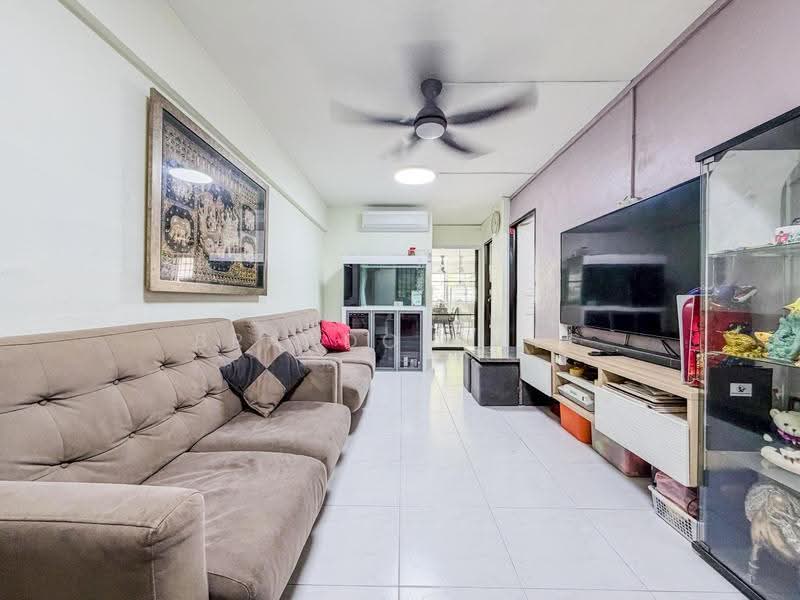 126 Yishun Street 11, 126 Yishun Street 11, Sembawang / Yishun, 2 Bedrooms, 721 sqft, HDB Flat For Sale, by Brandon Wee, 500266945 - Living Room - PropertyGuru.com.sg