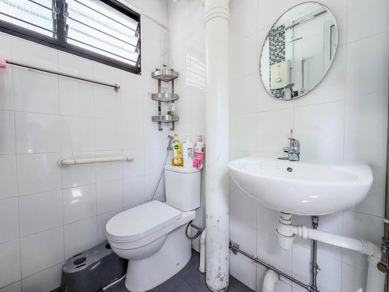 126 Yishun Street 11, 126 Yishun Street 11, Sembawang / Yishun, 2 Bedrooms, 721 sqft, HDB Flat For Sale, by Brandon Wee, 500266945 - Bathroom - PropertyGuru.com.sg