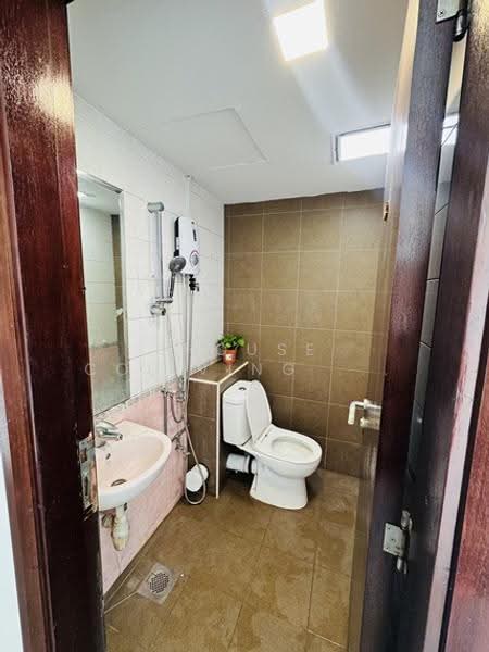 Sophia Lodge, 69 Sophia Road, Orchard / River Valley, Room Rental, 100 sqft, Apartment For Rent, by Bunny, 500266946 - Bathroom - PropertyGuru.com.sg