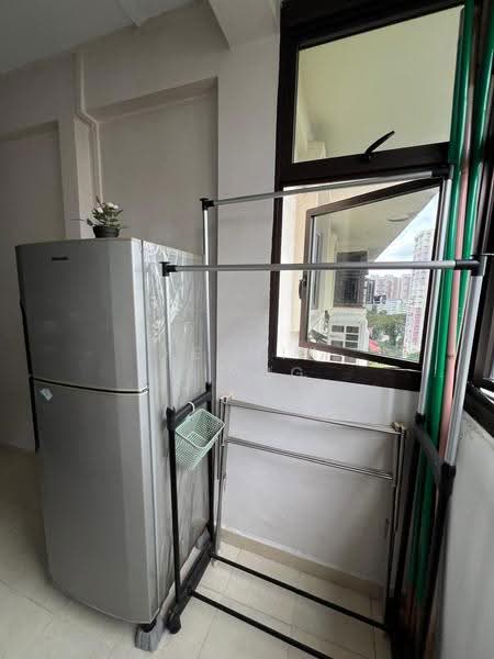 37 Jalan Rumah Tinggi, 37 Jalan Rumah Tinggi, Alexandra / Commonwealth, 2 Bedrooms, 400 sqft, HDB Flat For Rent, by Feemin Liong, 500266960 - Balcony - PropertyGuru.com.sg