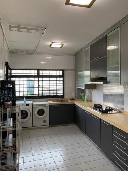 59 Strathmore Avenue, 59 Strathmore Avenue, Alexandra / Commonwealth, 3 Bedrooms, 1,194 sqft, HDB Flat For Rent, by James Kwie, 500266966 - Kitchen - PropertyGuru.com.sg
