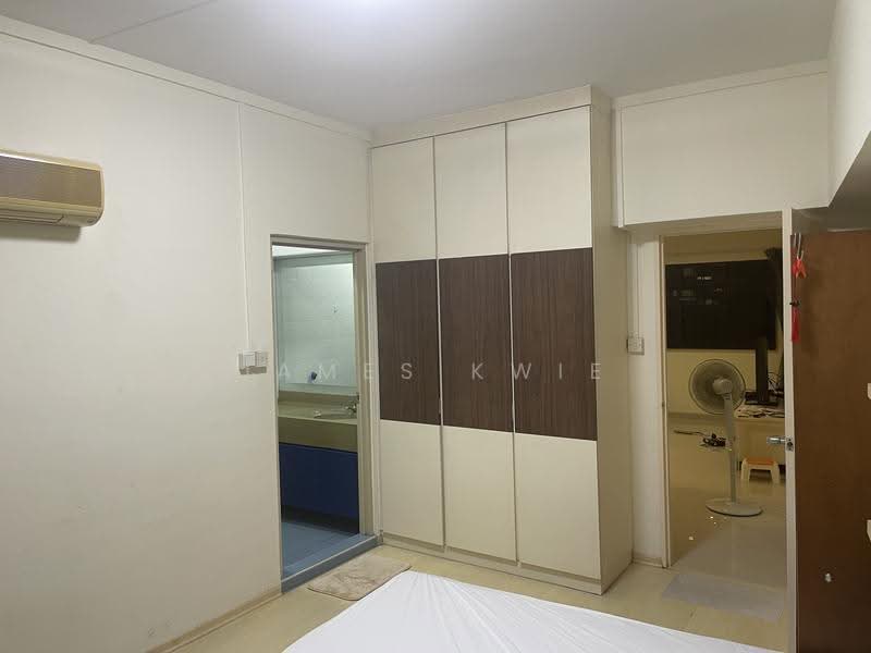 59 Strathmore Avenue, 59 Strathmore Avenue, Alexandra / Commonwealth, 3 Bedrooms, 1,194 sqft, HDB Flat For Rent, by James Kwie, 500266966 - Bedroom - PropertyGuru.com.sg