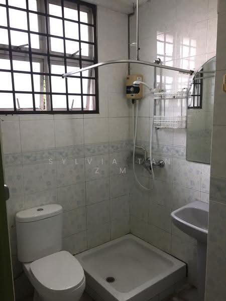 Sin Ming Plaza, 2 Sin Ming Road, Ang Mo Kio / Bishan / Thomson, 2 Bedrooms, 1,452 sqft, Apartment For Sale, by Sylvia Tan Z M, 500266972 - Bathroom - PropertyGuru.com.sg
