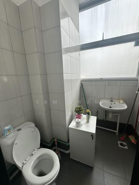 Northstar @ Amk, 7030 Ang Mo Kio Avenue 5, Ang Mo Kio / Bishan / Thomson, 1,141 sqft, Light Industrial (B1) For Rent, by Sam Shum, 500267006 - Bathroom - CommercialGuru.com.sg