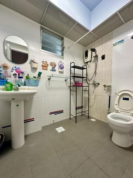 121A Canberra Street, 121A Canberra Street, Sembawang / Yishun, Room Rental, 118 sqft, HDB Flat For Rent, by Jyzelle Liu, 500267015 - Bathroom - PropertyGuru.com.sg