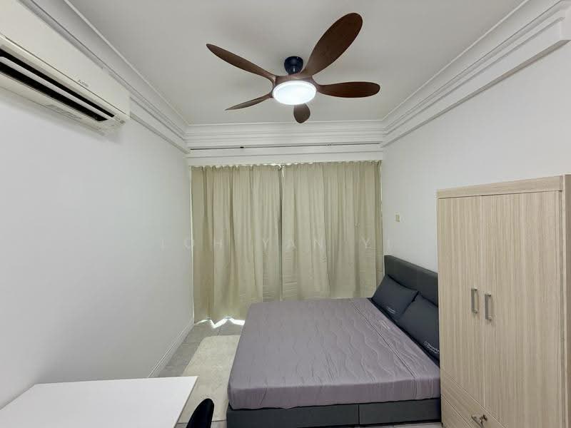 Emerald Park, 2 Indus Road, Alexandra / Commonwealth, Room Rental, 150 sqft, Condominium For Rent, by Loh Yan Yi, 500267040 - Bedroom - PropertyGuru.com.sg