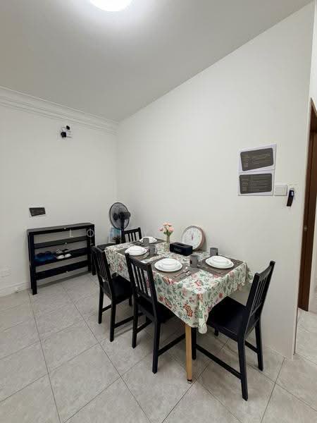 Emerald Park, 2 Indus Road, Alexandra / Commonwealth, Room Rental, 150 sqft, Condominium For Rent, by Loh Yan Yi, 500267040 - Dining Room - PropertyGuru.com.sg