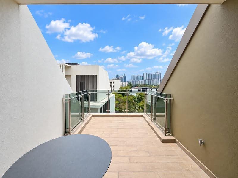 Parksuites, 18 Holland Grove Road, Tanglin / Holland / Bukit Timah, 3 Bedrooms, 1,421 sqft, Condominium For Sale, by Carrie Chin, 500267053 - Balcony - PropertyGuru.com.sg