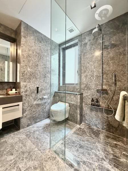 Parksuites, 18 Holland Grove Road, Tanglin / Holland / Bukit Timah, 3 Bedrooms, 1,421 sqft, Condominium For Sale, by Carrie Chin, 500267053 - Bathroom - PropertyGuru.com.sg