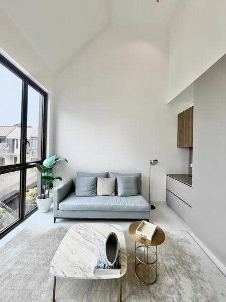 Parksuites, 18 Holland Grove Road, Tanglin / Holland / Bukit Timah, 3 Bedrooms, 1,421 sqft, Condominium For Sale, by Carrie Chin, 500267053 - Living Room - PropertyGuru.com.sg