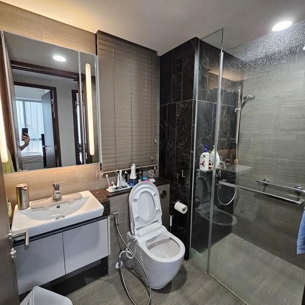 Parc Esta, 916 Sims Avenue, Eunos / Geylang / Paya Lebar, 3 Bedrooms, 958 sqft, Condominium For Sale, by Chris Lim, 500267067 - Bathroom - PropertyGuru.com.sg
