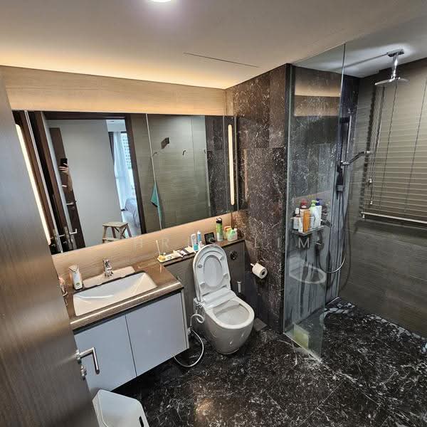 Parc Esta, 916 Sims Avenue, Eunos / Geylang / Paya Lebar, 3 Bedrooms, 958 sqft, Condominium For Sale, by Chris Lim, 500267067 - Bathroom - PropertyGuru.com.sg